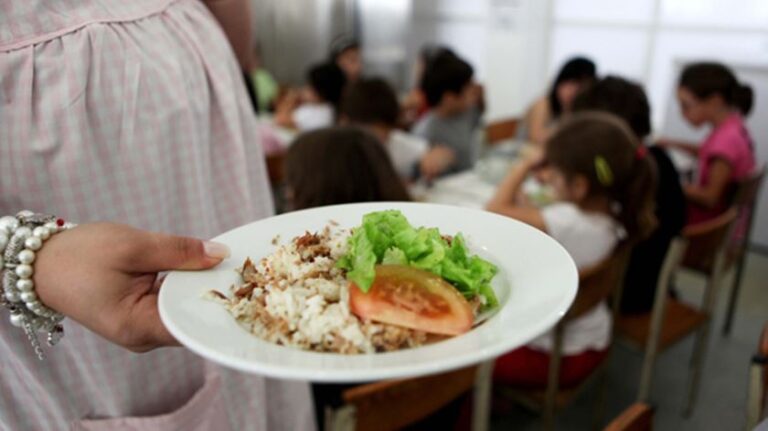 Problemas nas refeições escolares na Nazaré são tema em reunião de câmara